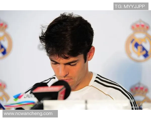 卡卡传奇重现足球场上的风采与激情，回顾他的辉煌职业生涯与影响力