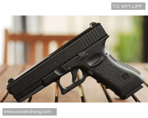 足球兵器的魅力与战术运用解析让我们重新认识这项全球运动的力量与智慧